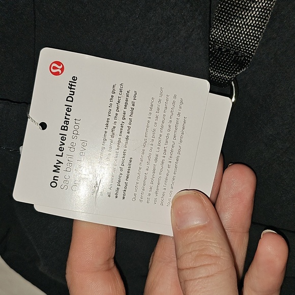 Lululemon On My Level Barrel Duffle!! BLK/GOLD! Nwts, Beautiful Bag!! - Picture 12 of 13